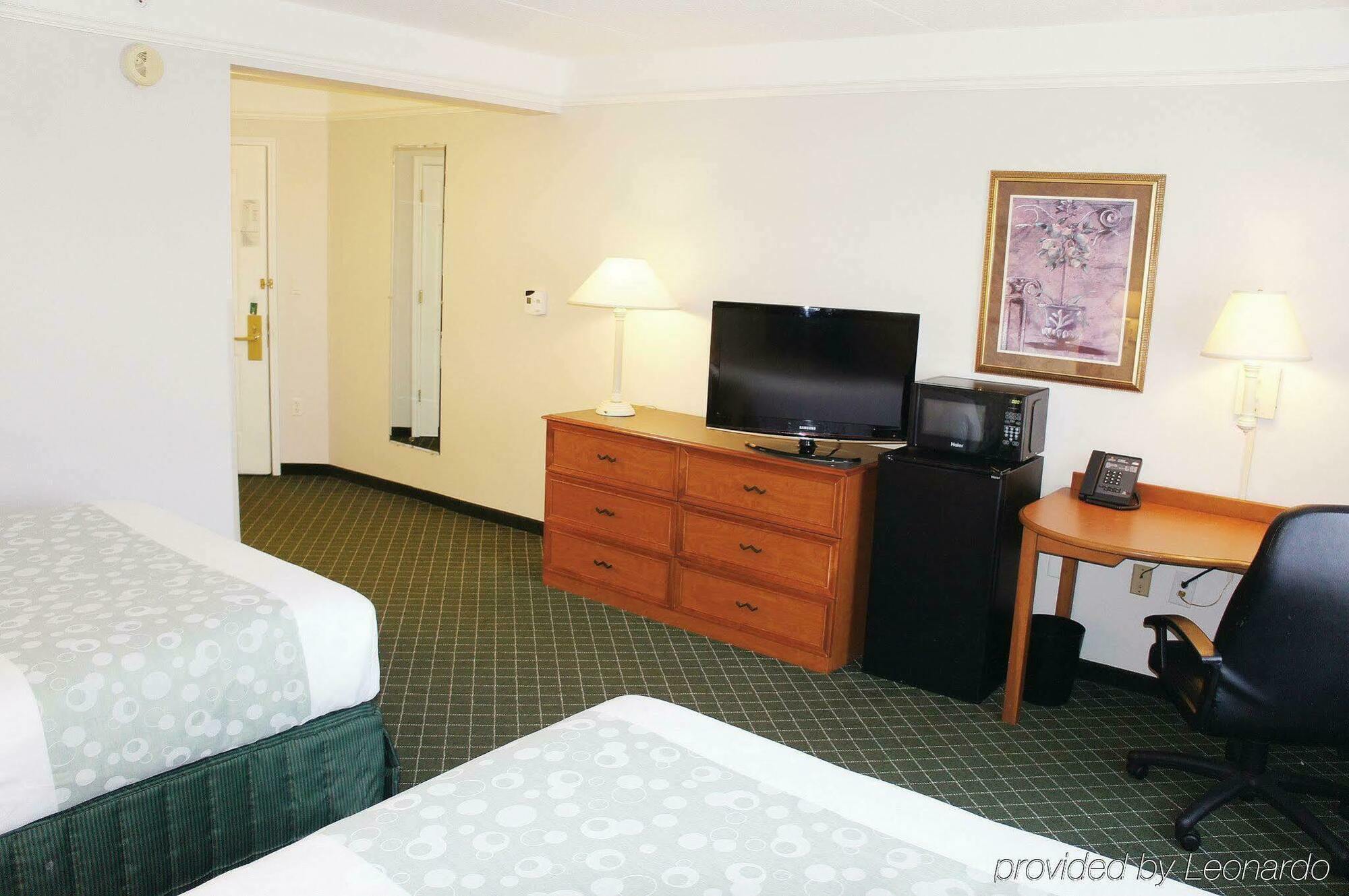 Hotel La Quinta By Wyndham St. Louis Westport Maryland Heights Exterior foto